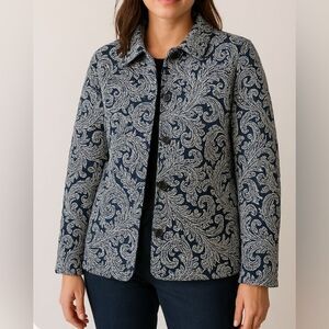 Jones New York Women's Blue Paisley Quilted Button Jacket. Front pockets.  Large